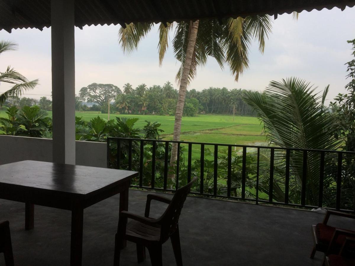 Hotel View Point Tissamaharama Habitación foto
